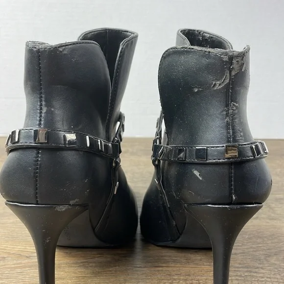 BCBGeneration Women’s Timoh Studded Pointed Toe Black Heeled Booties, size 7.5 - Picture 7 of 13